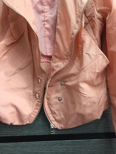 розовый пиджак: Легкая курточка на весну размер 36-38, идет в комплекте со с’емным — 4