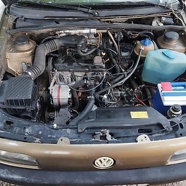 обмен на левый: Volkswagen Passat: 1990 г., 1.8 л, Механика, Бензин, Хэтчбэк — 6