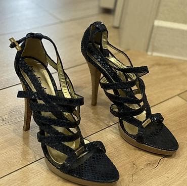 обувь кеды: Женские босоножки на высоком каблуке - Цвет: черный - Фактура — 1