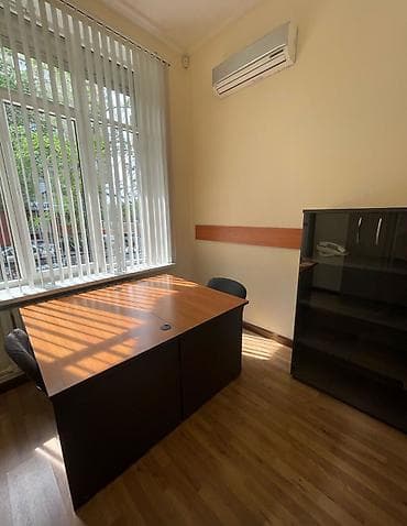 дворец: Аренда офисов, 300 м², В жилом комплексе, 1 линия, С оборудованием, С отдельной кухней — 8