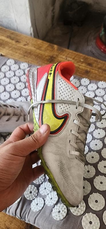 nike gato: Футзалки Сороконожки 1 модель - Nike Phantom Размер EUR 41, US 8 — 10