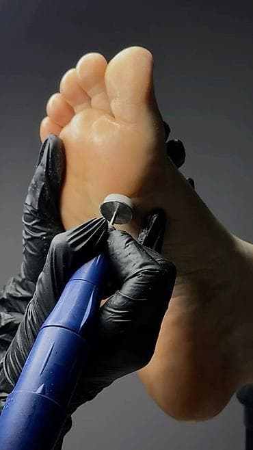 маникюр салон: Бьюти-услуги в одном месте: - Маникюр и педикюр: аппаратные техники — 3