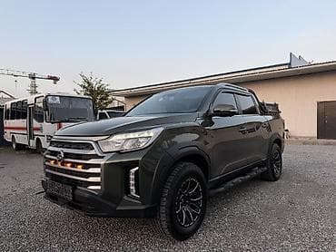 Пикап 4-дверный (двойная кабина), тёмно-зелёный металлик. Основные