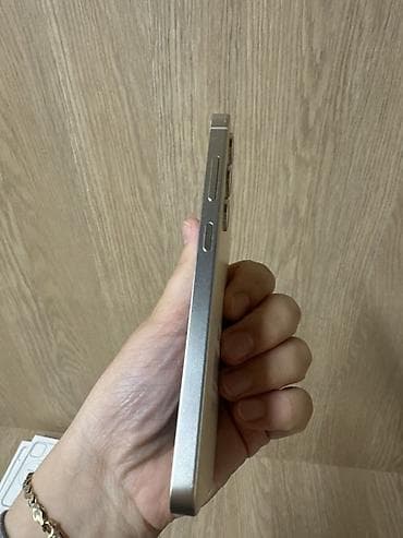 теля: Samsung Galaxy S24, 256 ГБ, цвет - Золотой — 5