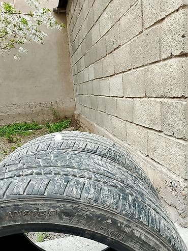 led lights: Пара летних шин 225/40 R18 92W M+S. Протектор 90%, 2023 год. - — 4