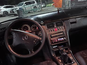 Продажа авто: Mercedes-Benz E-Class: 1999 г., 2.4 л, Механика, Бензин, Седан — 9