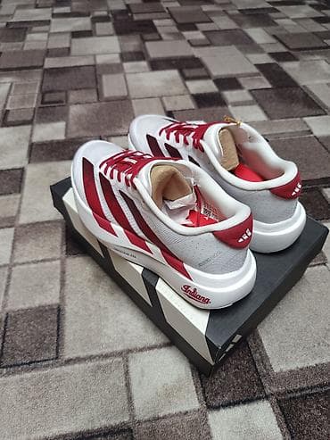 бу обув: Эркектердин кроссовкасы, 41, Adidas, Жаңы, түсү - Ак — 1