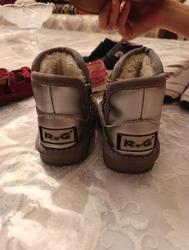 Детский транспорт: Срочно продаю детскую уги. 22 размер — 3