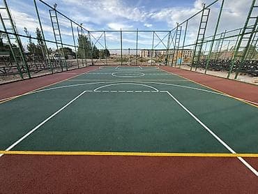 футболные формы: Многофункциональная уличная спортплощадка с резиновым покрытием - — 4