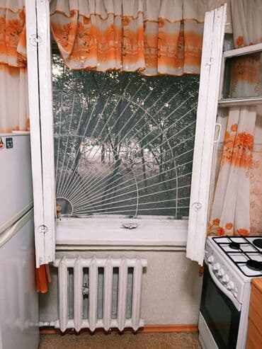 срочно продаётся 1 комнатная квартира в районе ошского рынка по улице молодая гвардия: 2 комнаты, 47 м², 104 серия, 1 этаж, Косметический ремонт — 5