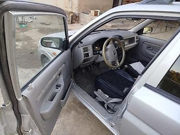byd e2 2022: Mazda Demio: 2002 г., Механика, Бензин, Универсал — 4