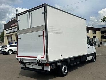 ору: Буйрутма берүү Мерседес жүк ташуучу спринтер, Тиричилик таштандыларын чыгаруу, Пирамидасы менен — 2