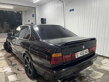 машина с российскими номерами: BMW 5 series: 1991 г., 2 л, Механика, Бензин, Седан — 8