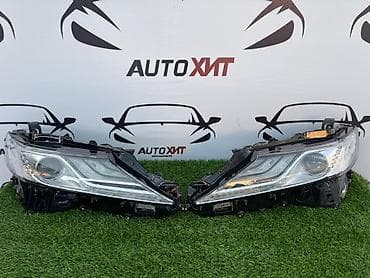 Комплект передних фар Toyota