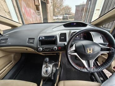 дом обмен на авто: Honda Civic: 2006 г., 1.3 л, Вариатор, Гибрид, Седан — 8