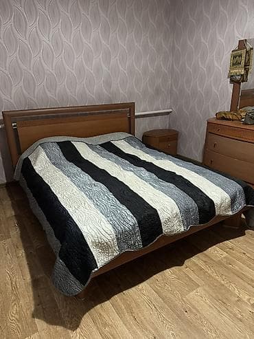 Мебельные гарнитуры: Спальный гарнитур, Б/у, Двуспальная кровать, Дерево, Самовывоз, цвет - Коричневый — 1