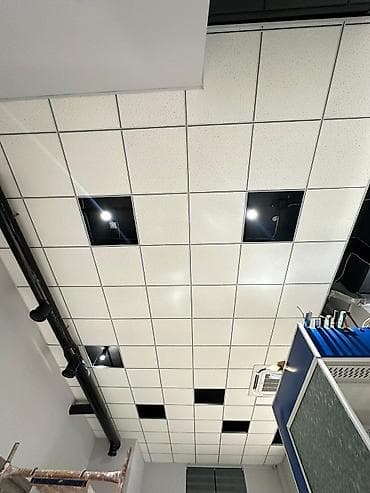 Подвесные потолочные панели для офисов, торговых и общественных