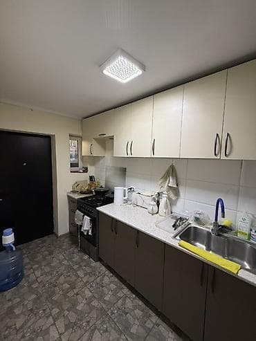 Кыймылсыз мүлк: 🏡 Продаётся полдома в престижном районе Район нижний (15мин от ЦУМа) — 10