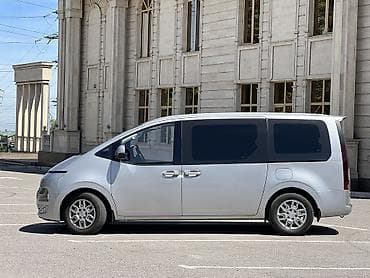 Hyundai Staria: 2021 г., 2.2 л, Автомат, Дизель, Вэн/Минивэн — 3