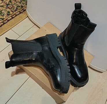 купить рабочие сапоги с утеплителем: Женские ботинки челси б/у одевала один раз,не подошёл размер, черные — 3