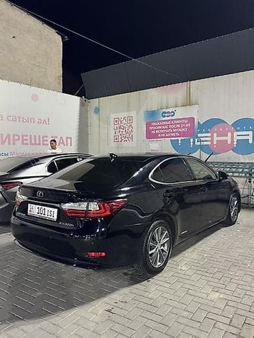 low ll: Lexus ES: 2016 г., 2.5 л, Гибрид, Седан — 2