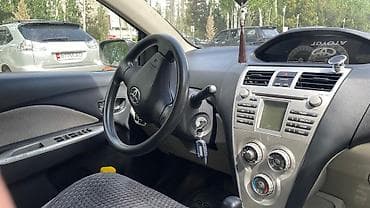 Продажа авто: Toyota Yaris: 2008 г., 1.5 л, Автомат, Бензин, Седан — 3