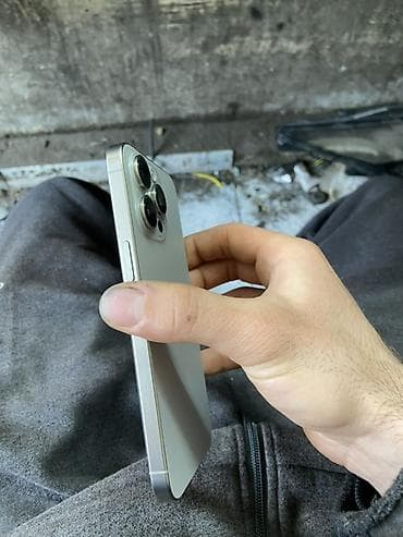 mi 6 pro: IPhone 15 Pro, Natural Titanium, 88 % — 4