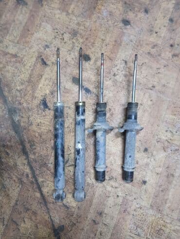 запчасти на хонда одиссей в бишкеке: Комплект амортизаторов Honda 2003 г., Б/у, Оригинал, Япония — 1