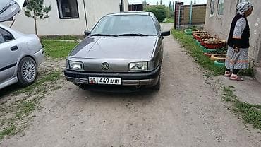 Volkswagen: Volkswagen Passat: 1988 г., 1.8 л, Механика, Бензин, Седан — 4