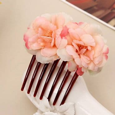 палочка гарри поттер: Заколка гребень для волос с шелковыми розочками. Диаметр одной — 3