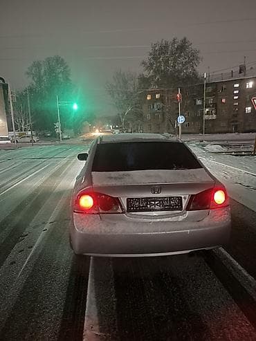 subaru forester 2011: Honda Civic: 2006 г., 1.8 л, Автомат, Бензин, Седан — 4