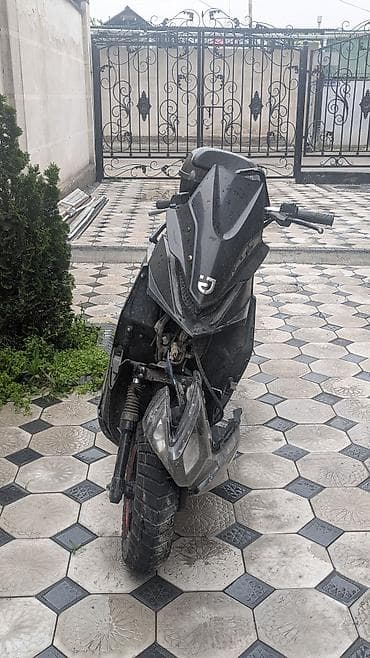 Мототехника: Это мой скутер. Вчера вечером я попал в аварию, передняя часть немного — 2