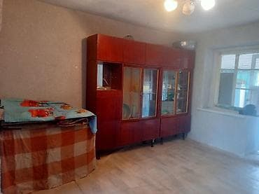 Недвижимость: Дом в селе Сокулук, ул. Пионерская, 16А 4 квартира Барачного типа. - — 5
