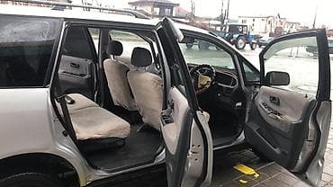 салон на авто: Mitsubishi Chariot: 1996 г., Бензин, Универсал — 1