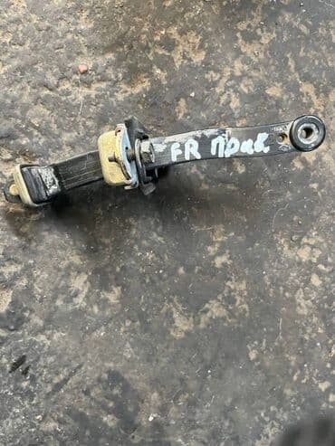 напольные вазы: Nissan Largo ограничитель двери, Ниссан Ларго дверной ограничитель — 1