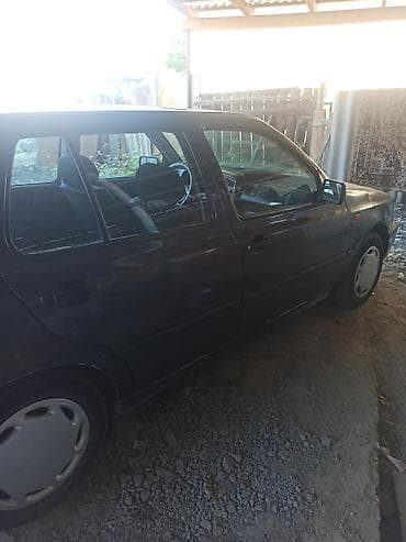 Volkswagen Golf: 1992 г., 1.8 л, Механика, Бензин, Хэтчбэк — 2