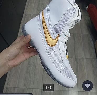 Мужские кроссовки, 40, Nike, Б/у, цвет - Белый, Платная доставка, Самовывоз at lalafo.kg Мужские кроссовки, 40, Nike, Б/у, цвет - Белый, Платная доставка, Самовывоз