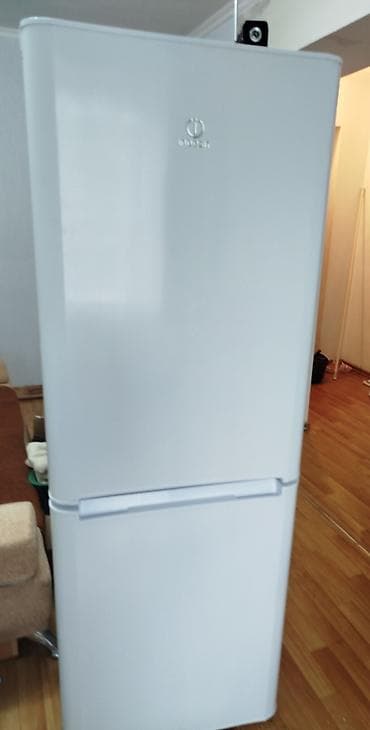 запчасти для аристона: Холодильник Б/у, Двухкамерный — 2