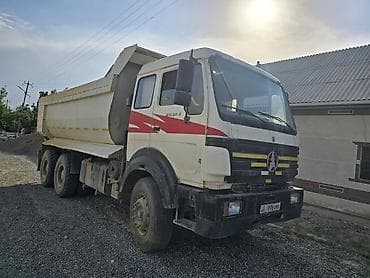 mersedes w222: Грузовик — 1