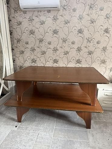 столы пуфики: Два стола за 4000 сом Журнальный стол из шпонированного дерева с — 1
