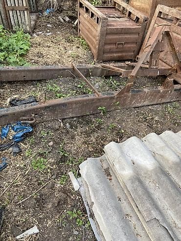 пит генератор: Трактор колесный, с закрытой кабиной, синий цвет. Передняя балка с — 9