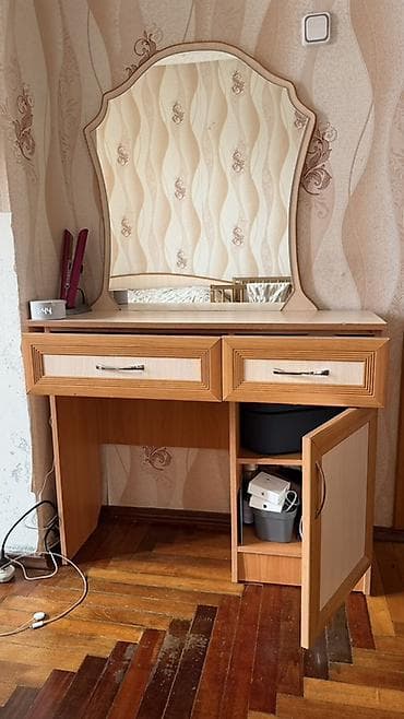 гримерный стол: Туалетный столик, С зеркалом, Дерево — 2
