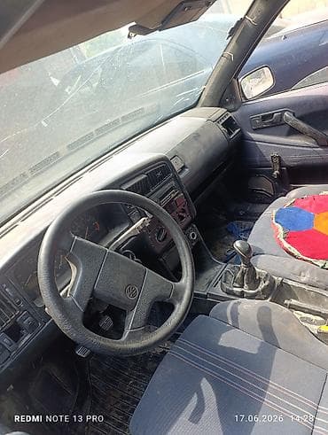 Транспорт: Volkswagen Passat: 1992 г., Механика — 4