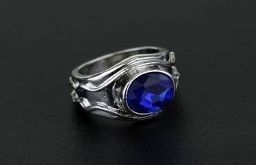 самые красивые свадебные платья в мире: Элегантное серебристое кольцо с выразительным дизайном и крупным — 4