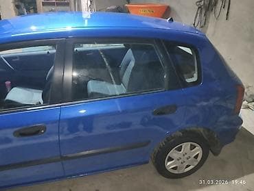 Унаа: Honda Civic: 2003 г., 1.6 л, Кол менен иштөөчү, Бензин, Хетчбек — 6