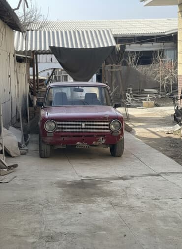 ВАЗ (ЛАДА) 2101: 1982 г., 1.3 л, Механика, Бензиновая, Седан