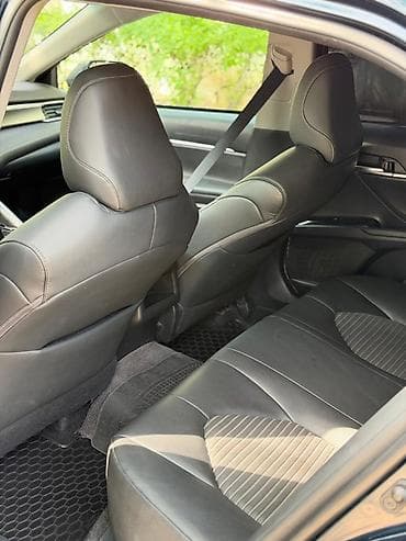 габарит: Toyota Camry: 2018 г., Седан — 6