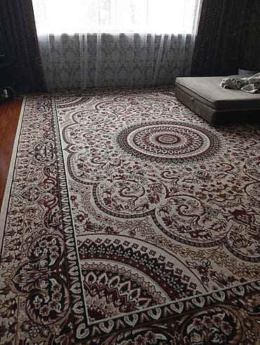 Продаю ковер 3*5метров в хорошем состоянии