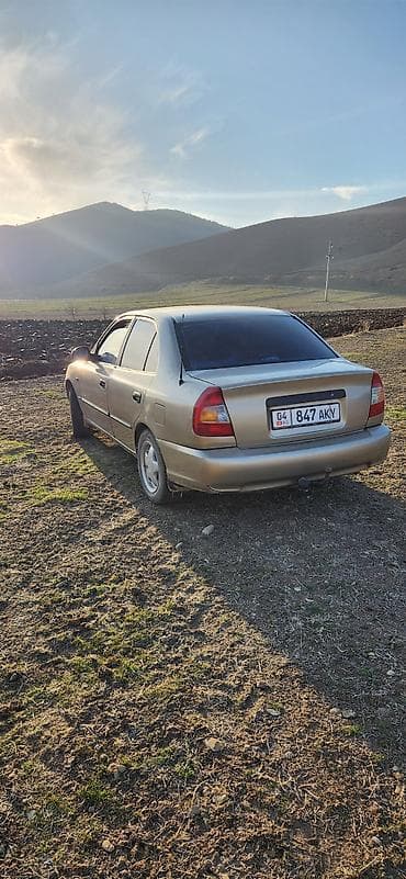 kia clarus: Hyundai Accent: 2000 г., Механика, Бензин, Седан — 2