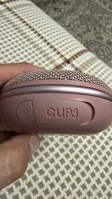 mic mini: Портативная Bluetooth‑колонка JBL Clip 3 (розово‑бежевый цвет) — 2